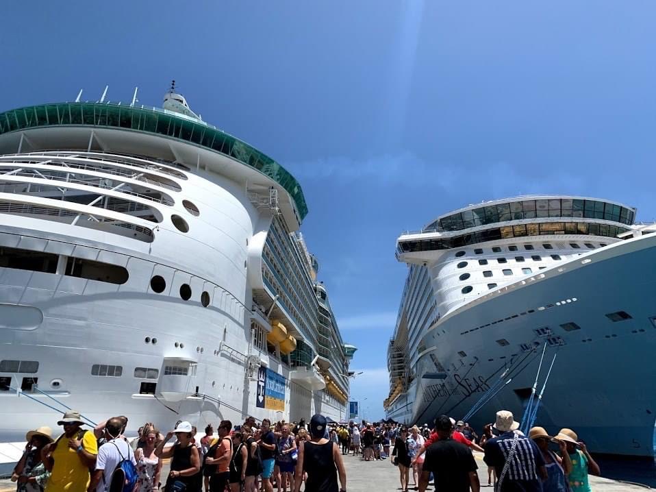 Ships in St. Maarten